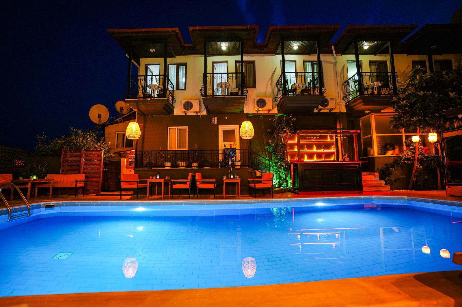 FourSeasons Apart Hotel